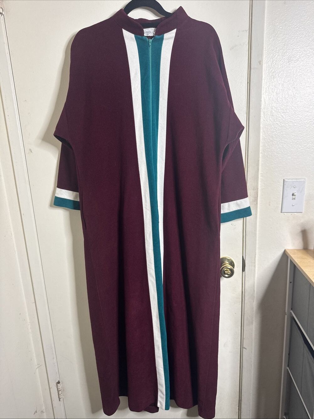 Vtg 80s Vanity Fair House Robe Velour- Medium Maroon Purple Green Zipper Long